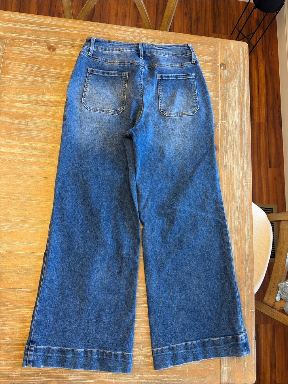 Wide Leg Jeans - Picture 2 of 4